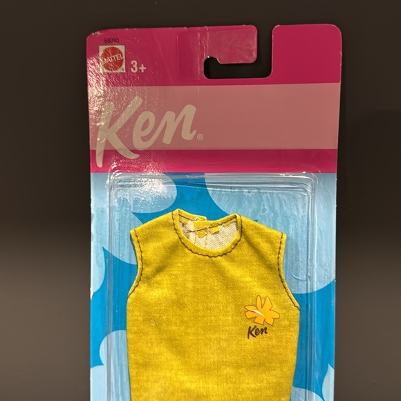 Barbie | NEW: Ken Fashion Avenue: Green Beach Outfit - Collectible Doll Clothes - Picture 4 of 8